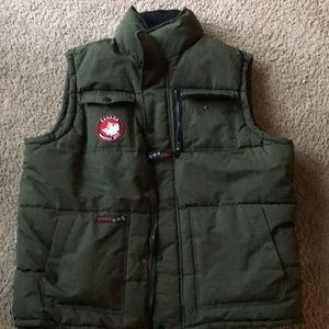 Canada Puffer Vest